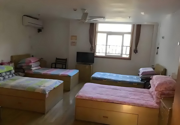 男子跌强酸温泉遭溶解尸骨无存落水过程被拍下
